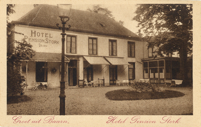 7653 Gezicht op de voorzijde van het Hotel-Pension Stork te Baarn.